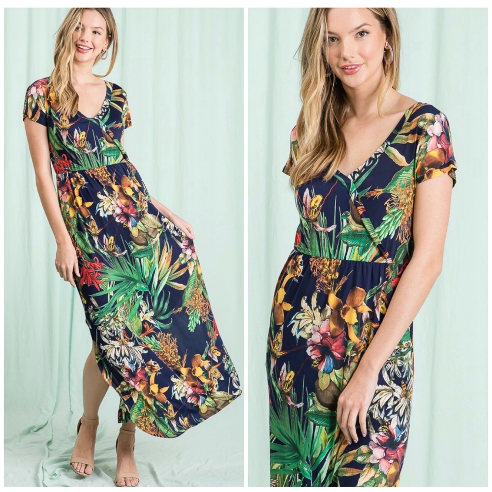 LAST ONE❗️Chic Navy Blue Tropical Print Maxi Dress